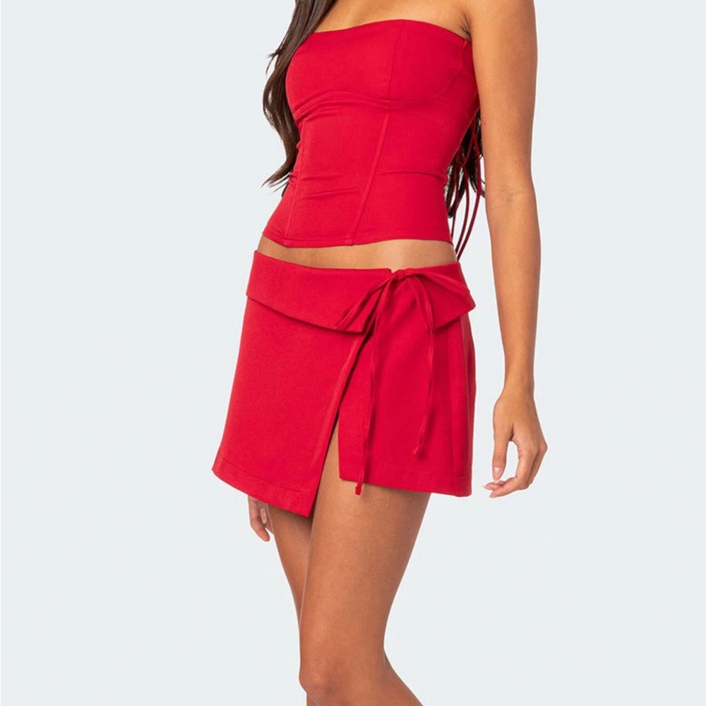 Edikted Selena Lace Up Corset With Skirt